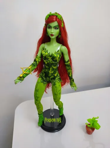 Barbie Signature Poison Ivy Hera Venenosa