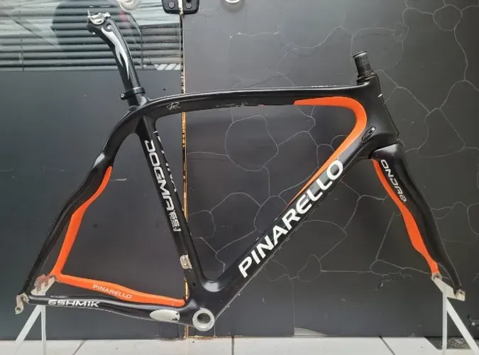 Quadro Carbono modelo Pinarello Dogma 65.1 ( OEM )
