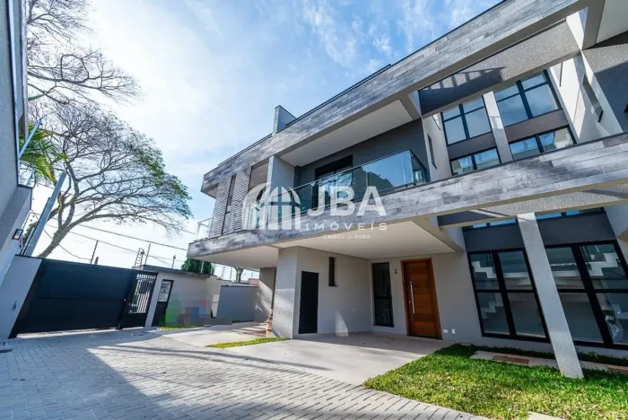 SOBRADOS AMPLOS COM EXCELENTE PADRÃO DE ACABAMENTO