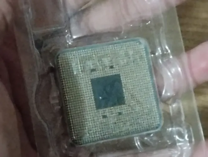 Vendo Ryzen 3 2200g - com alguns pinos tortos