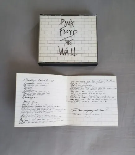 Cd Duplo Pink Floyd - The Wall - edição especial - em excelente estado de conservação