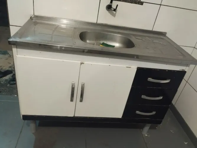 Balcão com armário
