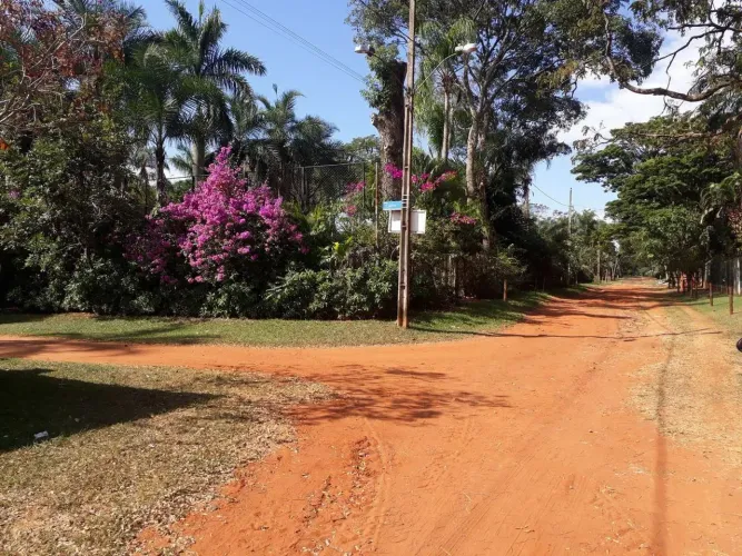 Lote em condomínio em Avenida Quarto-de-Milha - Jockey Camping - Uberlândia/MG