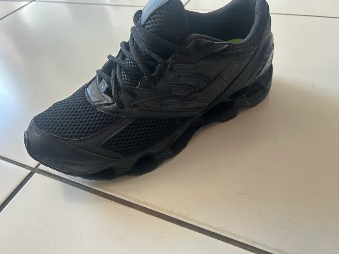 Tênis mizuno preto