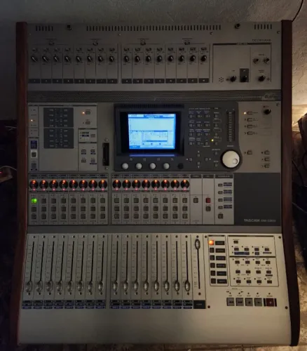Mesa Tascam dm-3200