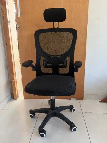 Cadeira de escritório ergométrica nova