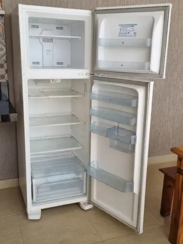 Geladeira Eletrolux Frost Free DF38