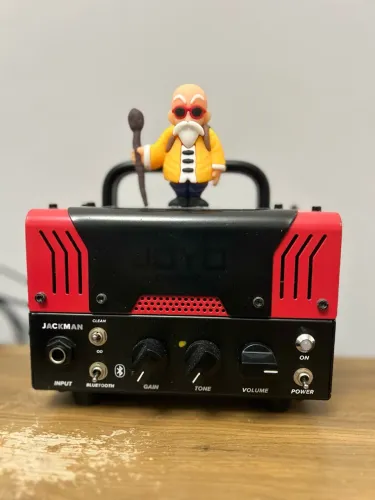 Cabeçote Joyo pré-valvulado para guitarra