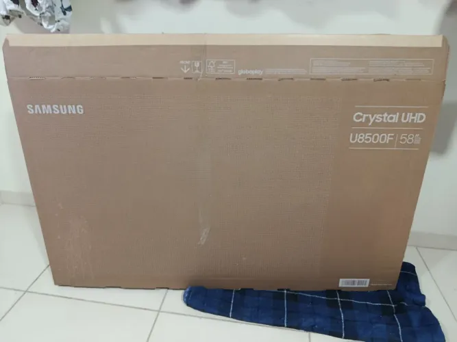 Caixa tv de 58 polegadas
