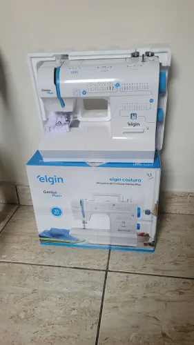 Máquina de Costura Portátil Elgin Genius Plus 220V
