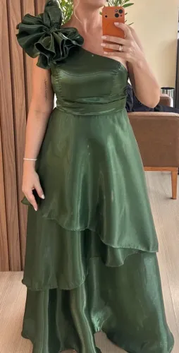 Vestido cetim gloss verde oliva