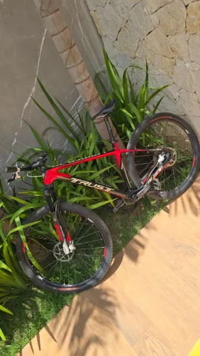 Mountainbike Carbon quadro 18 aro 29