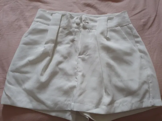 Shorts saia branco