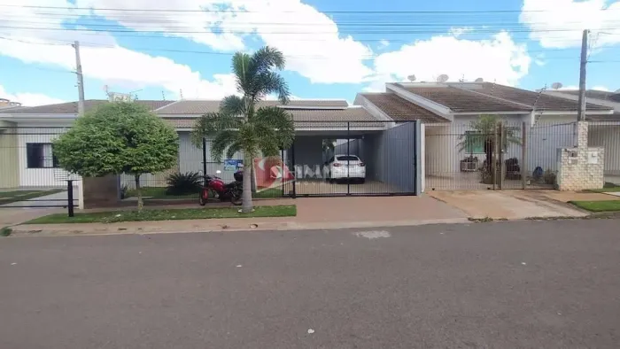 Linda casa com terreno inteiro, piscina e móveis planejados jd Toquio
