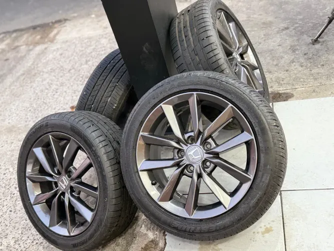 Rodas 17 original Honda Civic 2021 pneus novos