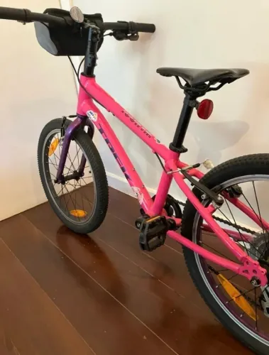Bicicleta Trek Aro 20, Rosa, Shimano Altus, Quadro Alumínio.