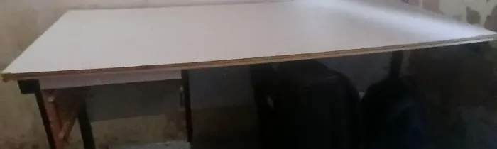 Mesa de Madeira Branca - Ótima para Estudo, Trabalho ou Escritório