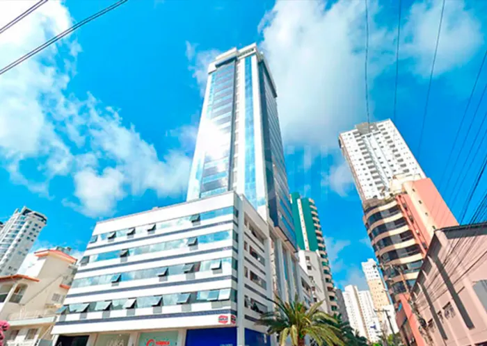 Sala comercial no Edificio Ciaplan Empresarial em Balneário Camboriú.