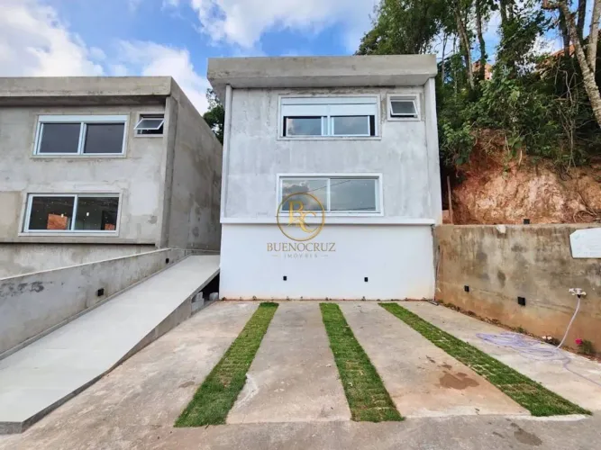 Casa com 3 quartos para alugar, 135 m² por R$ 5.600 - Serra da Cantareira - Mairiporã/SP
