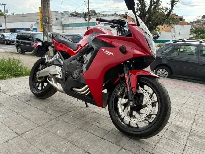 CBR 650F VERMELHA 2015/2015