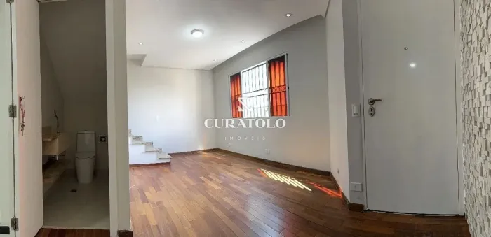 Casa em condomínio à venda com 3 quartos e 2 vagas na Vila Matilde
