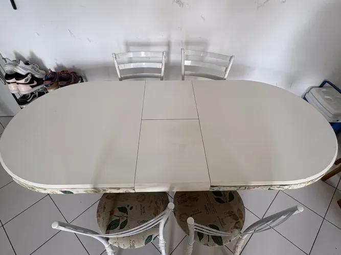 mesa de jantar + 4 cadeiras