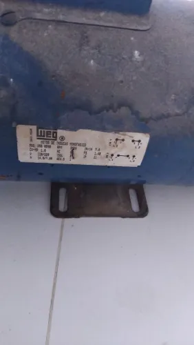 Motor para bomba água de 1 CV marca WEG.