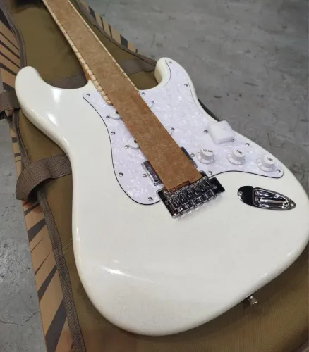 Guitarra Seizi Katana + Case (mochila)