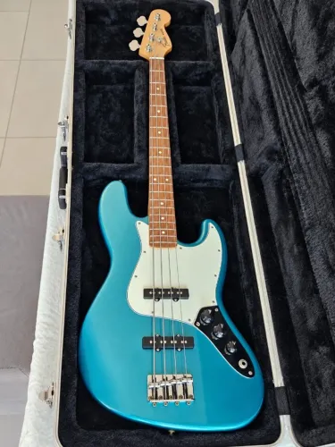 Fender Standard Jazz Bass 4 cordas - Lake Placid Blue - NOVÍSSIMO