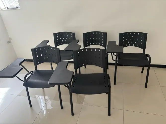 CADEIRA UNIVERSITÁRIA 