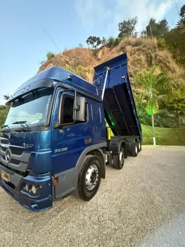 M.Benz Atego 3030, Bitruck, completo de tudo, mto novo, 2017, cor azul edição especial