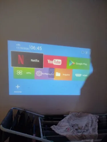Vendo projetor novo, usado apenas no aniversário de um ano do meu filho