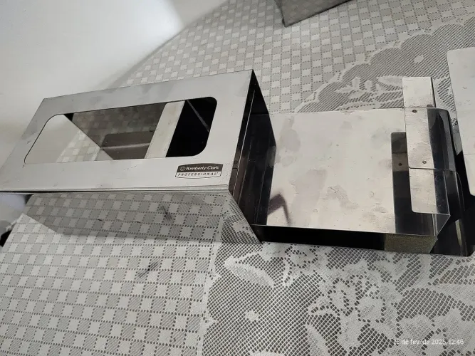 Caixa de lenços em inox