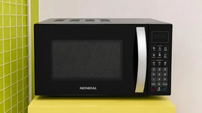 Vende-se microondas mundial 21 litro 220v