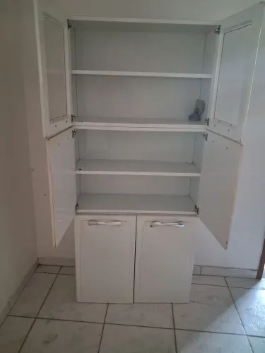 Vende-se armário semi novo usado branco itatiaia