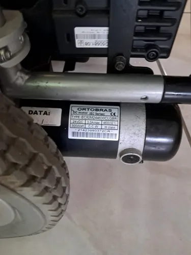 cadeira de rodas motorizada