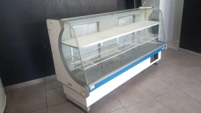 Balcão Vitrine Refrigerada Gelopar 220V Expositor Comercial