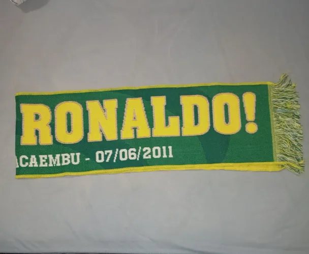 Cachecol comprado no jogo de despedida do Ronaldo Fenômeno. 