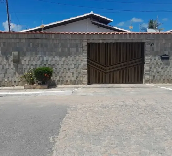 Casa com 3 quartos à venda, 150 m² por R$ 380.000 - Aruana - Aracaju/SE