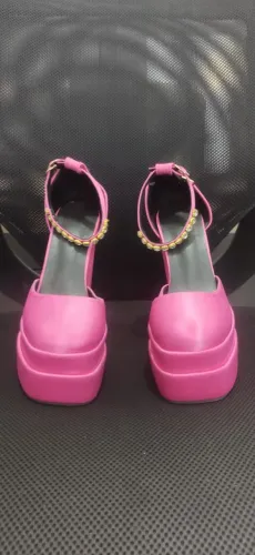 Sapato plataforma estilo Meduza