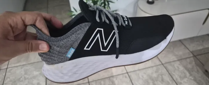 Tênis esportivo New Balance