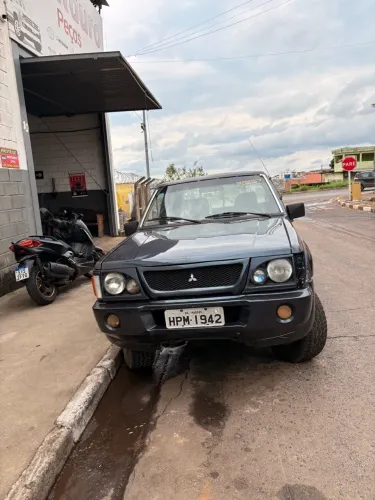 Mitsubishi L200 GLS 2.5 4X4 CD Diesel 2002
