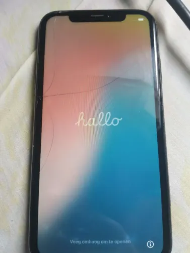 Vendo iPhone XR Com Cabo e Carregador