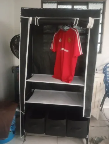 Guarda roupa desmontável 