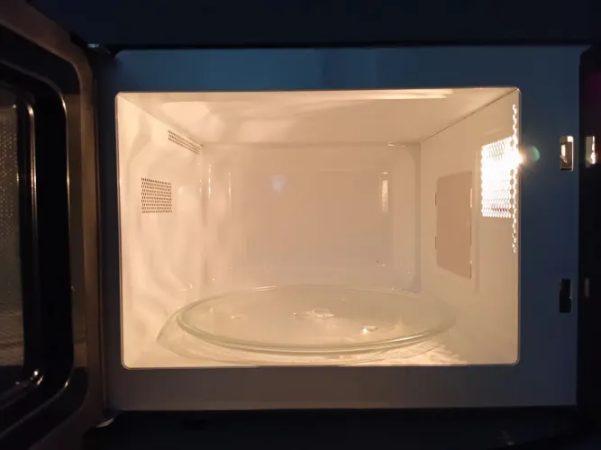 ELETROLUX 23 LITROS+GABINETE BRANCO