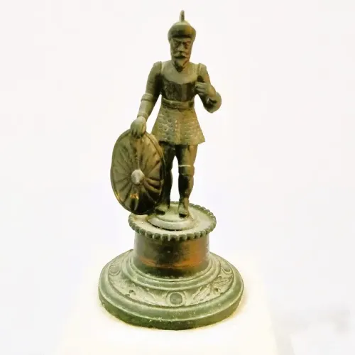 Grande Escultura bronze maciço cinzelado Guerreiro Samurai Japão