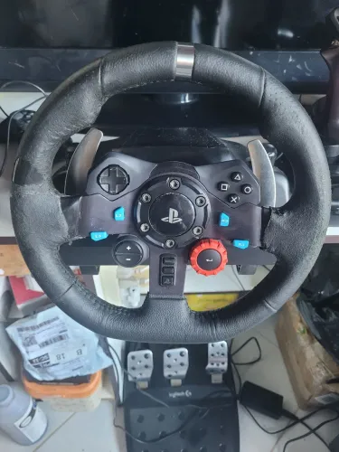 Volante g29 logitech com detalhes leia abaixo