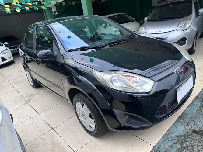 Ford Fiesta Sedan SE 1.6 8V Flex 4P 2014