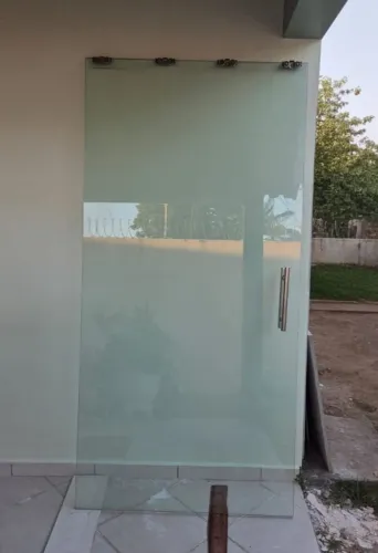 Porta de correr de vidro 1,06m x 2,17m