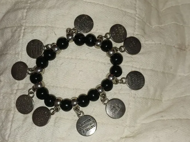 Pulseira com os dez mandamentos